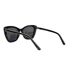 Cargar imagen en el visor de la galería, Lentes de Sol para Mujer Cloe, Armazón Negro con Estilo Cat Eye SLE 51504 - 0BLK56