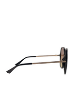 Cargar imagen en el visor de la galería, Lentes de Sol para Mujer Guess, Armazón Negro con Lentes Ámbar Gradiente GU7844 - 01F